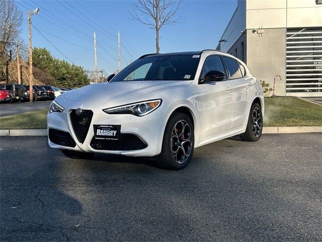 2023 Alfa Romeo Stelvio Veloce