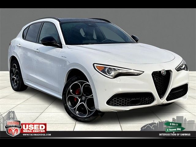 2023 Alfa Romeo Stelvio Veloce