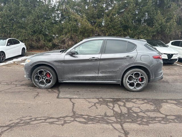 2023 Alfa Romeo Stelvio Veloce