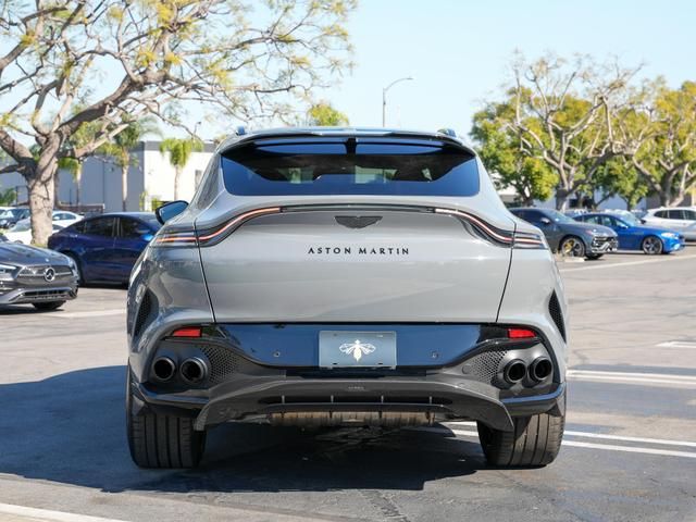 2023 Aston Martin DBX 707