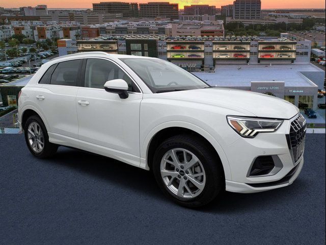 2023 Audi Q3 Premium