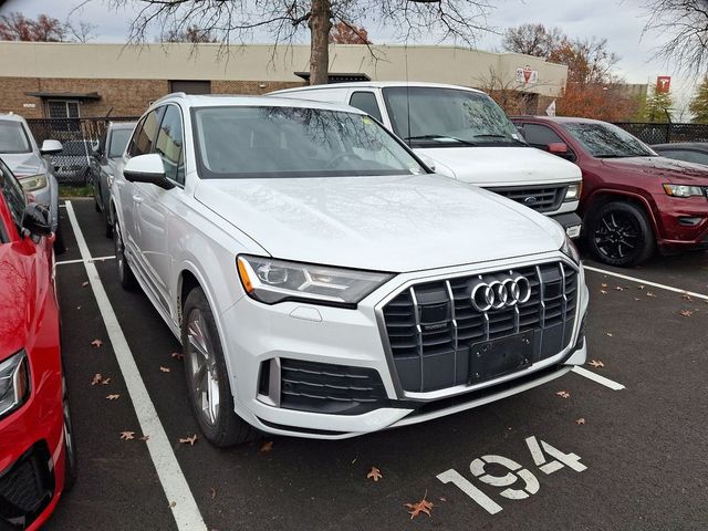 2023 Audi Q7 Premium