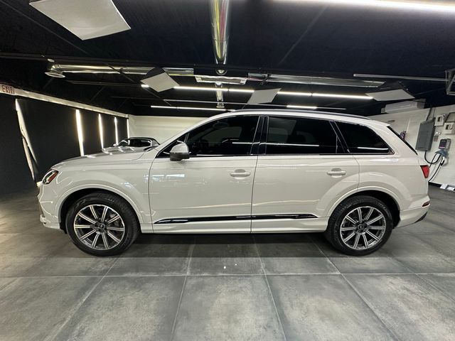 2023 Audi Q7 Premium Plus