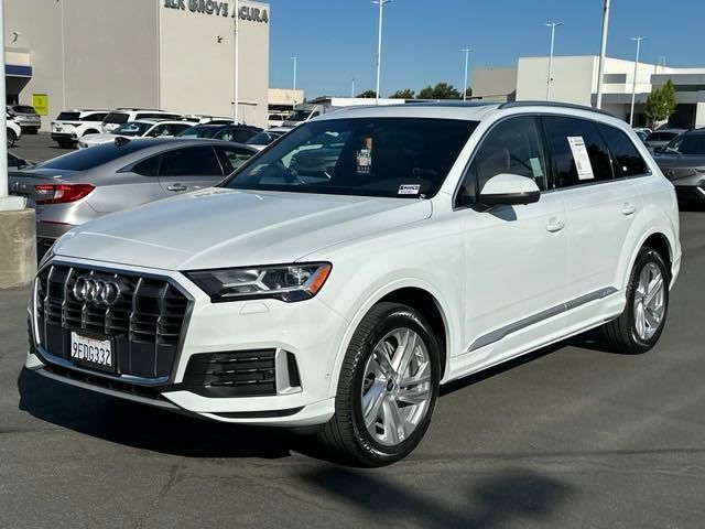 2023 Audi Q7 Premium Plus