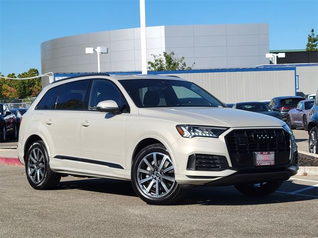 2023 Audi Q7 Premium Plus