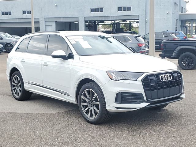 2023 Audi Q7 Premium Plus