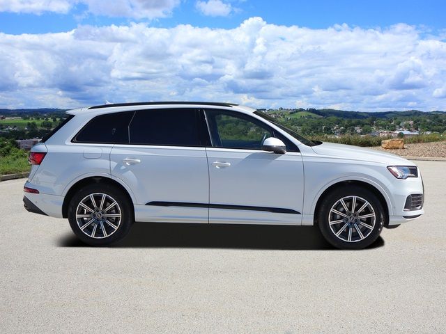 2023 Audi Q7 Premium Plus