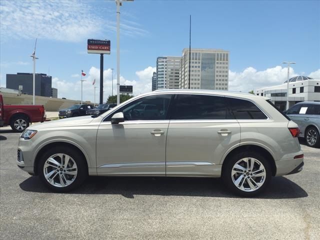 2023 Audi Q7 Premium Plus