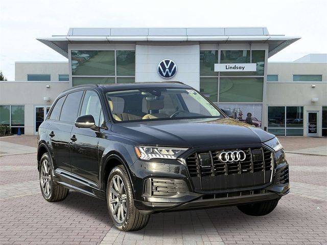 2023 Audi Q7 Premium Plus