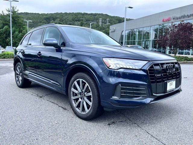 2023 Audi Q7 Premium Plus