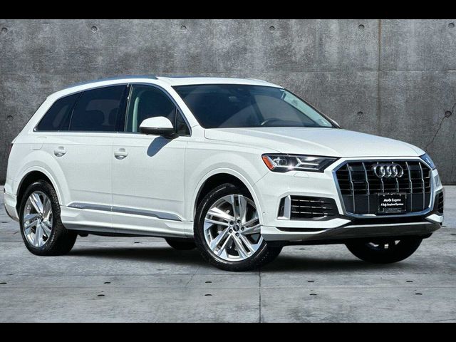 2023 Audi Q7 Premium Plus