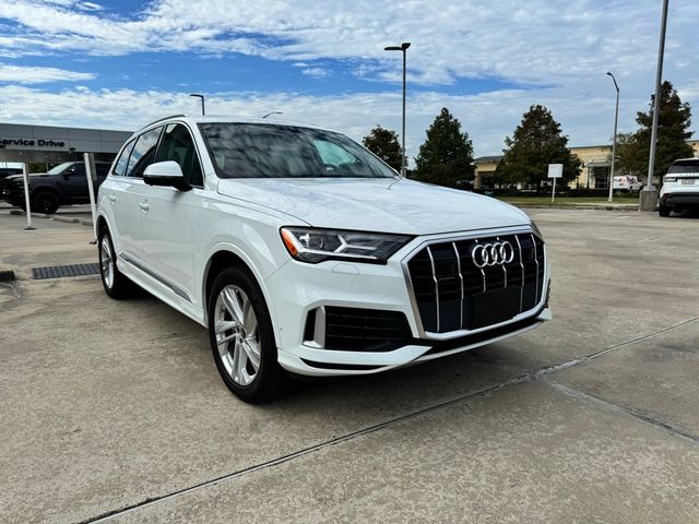 2023 Audi Q7 Premium Plus