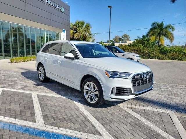 2023 Audi Q7 Premium Plus