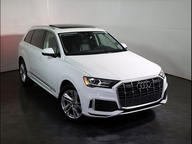 2023 Audi Q7 Premium Plus