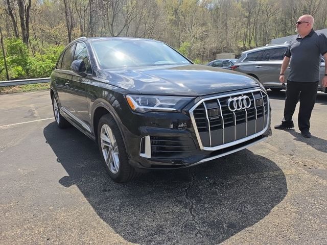 2023 Audi Q7 Premium Plus