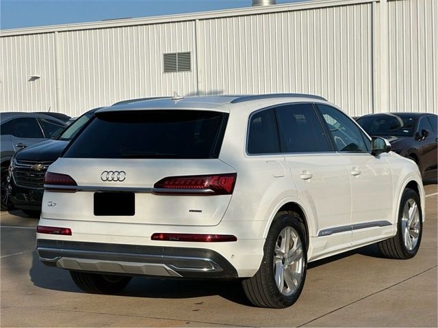 2023 Audi Q7 Premium Plus