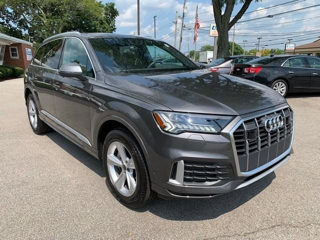 2023 Audi Q7 Premium Plus