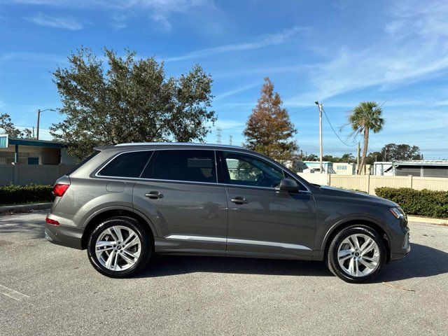 2023 Audi Q7 Premium Plus