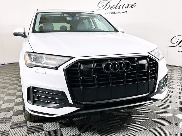 2023 Audi Q7 Premium Plus