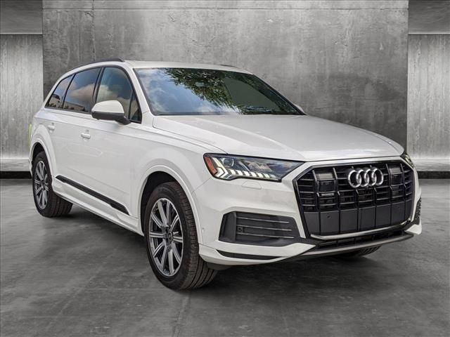 2023 Audi Q7 Premium Plus