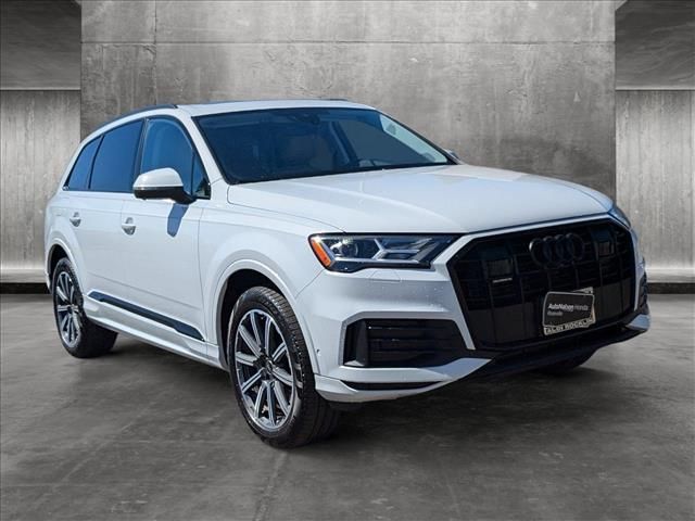 2023 Audi Q7 Premium Plus