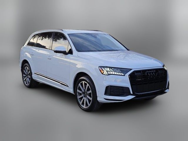 2023 Audi Q7 Premium Plus