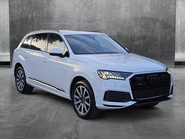 2023 Audi Q7 Premium Plus