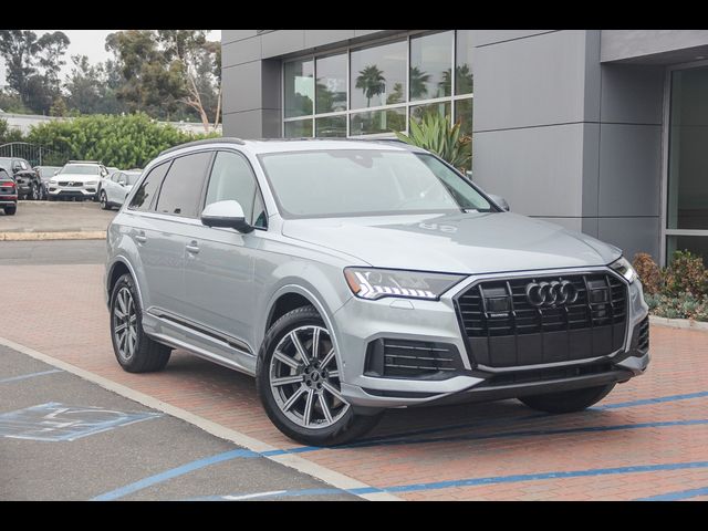 2023 Audi Q7 Premium Plus