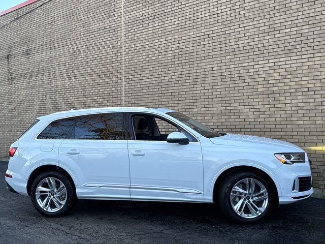 2023 Audi Q7 Premium Plus