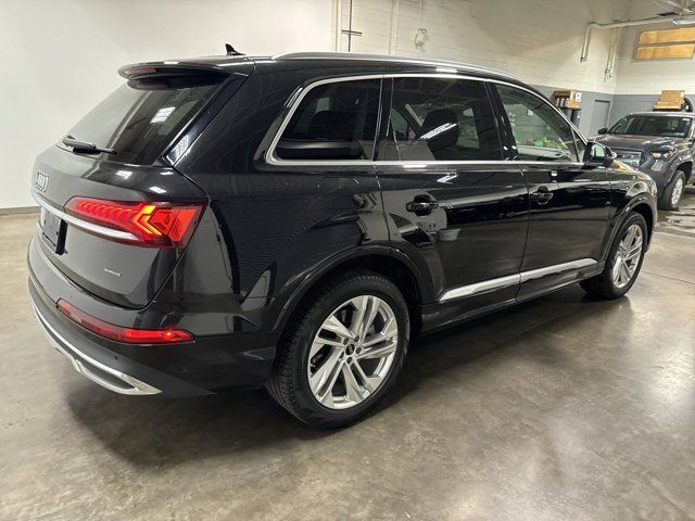 2023 Audi Q7 Premium Plus