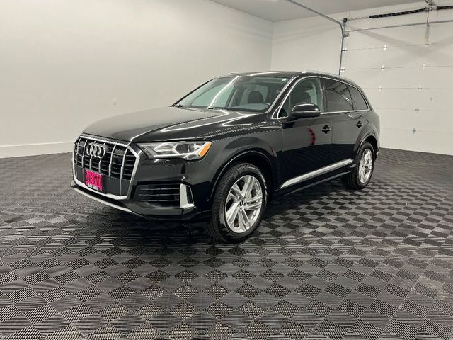 2023 Audi Q7 Premium Plus