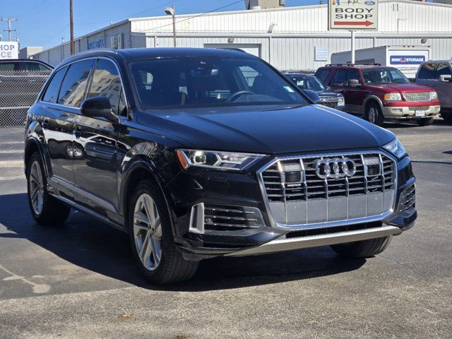 2023 Audi Q7 Premium Plus