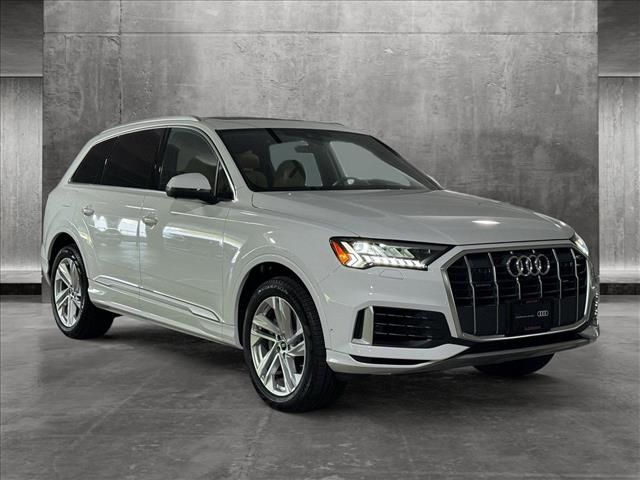 2023 Audi Q7 Premium Plus