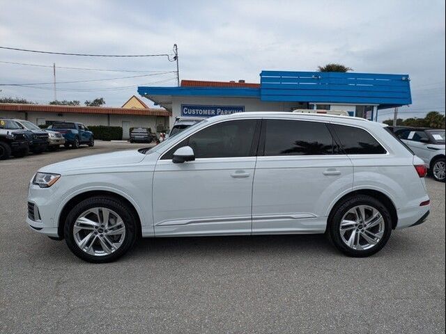 2023 Audi Q7 Premium Plus