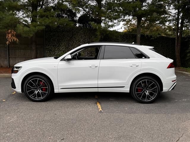 2023 Audi Q8 Premium Plus