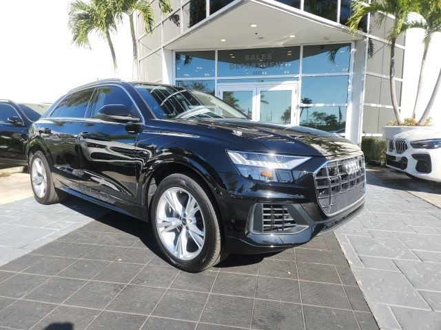 2023 Audi Q8 Premium Plus