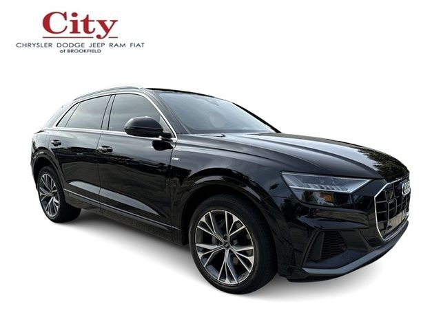 2023 Audi Q8 Premium Plus