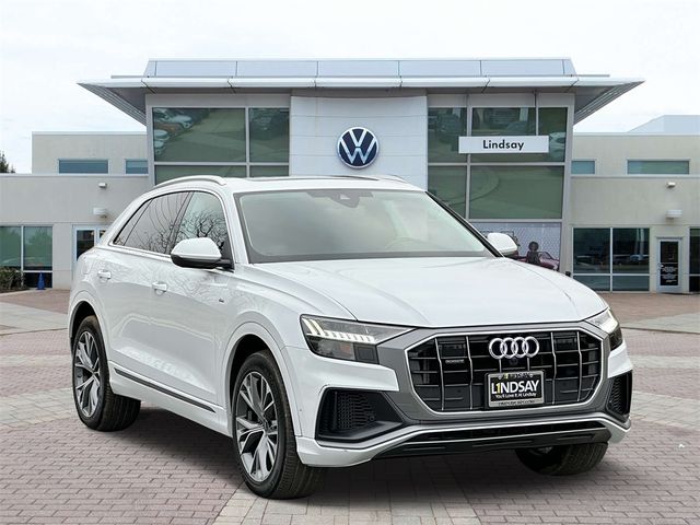 2023 Audi Q8 Premium Plus