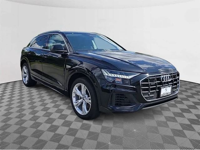 2023 Audi Q8 Premium