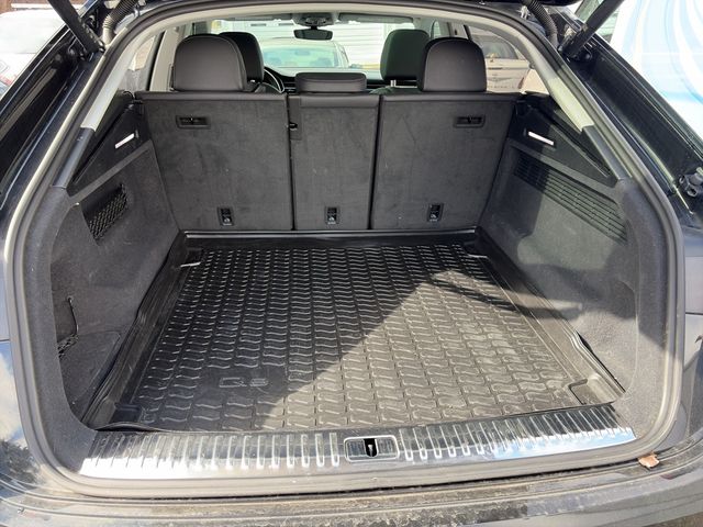 2023 Audi Q8 Premium Plus