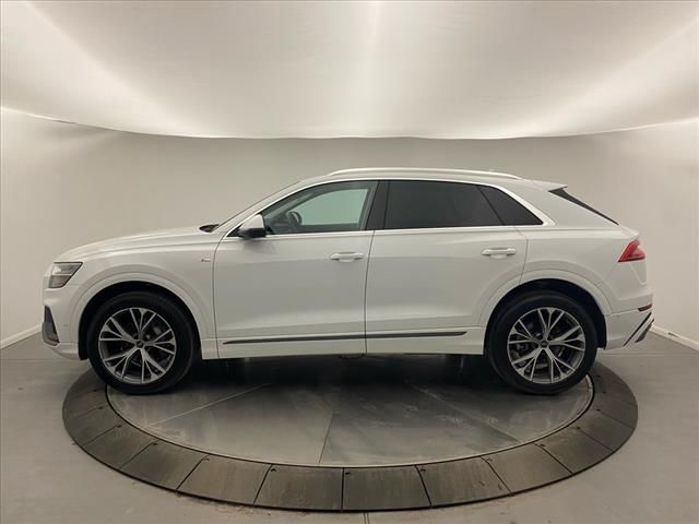 2023 Audi Q8 Premium Plus