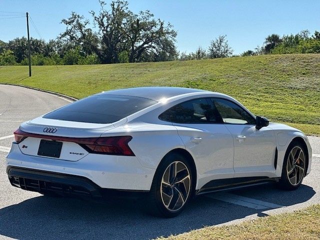 2023 Audi RS e-tron GT Base