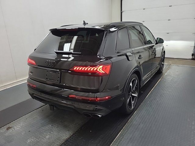 2023 Audi SQ7 Premium Plus