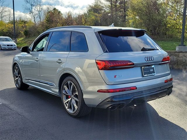 2023 Audi SQ7 Premium Plus