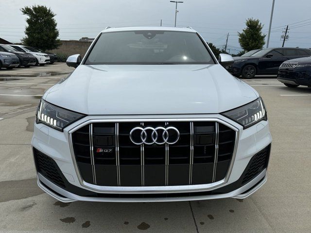 2023 Audi SQ7 Premium Plus