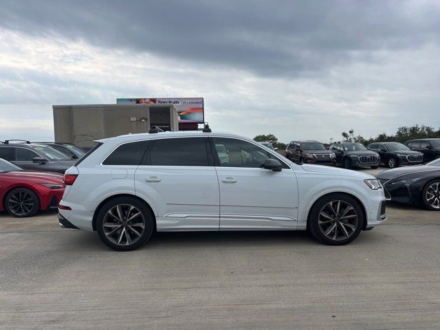 2023 Audi SQ7 Prestige