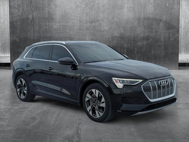 2023 Audi e-tron Premium Plus