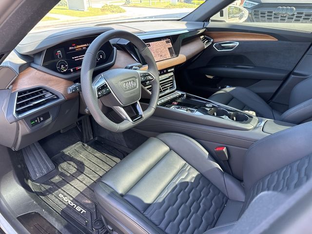 2023 Audi e-tron GT Premium Plus