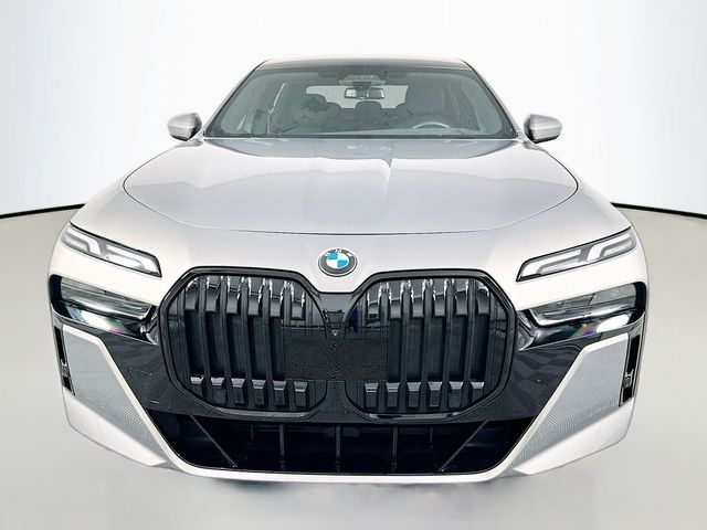 2023 BMW 7 Series 740i