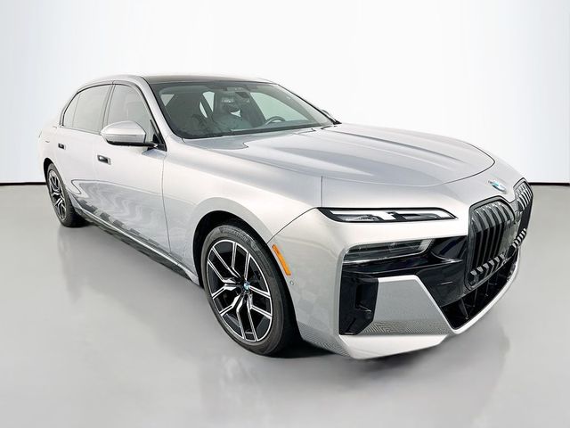 2023 BMW 7 Series 740i